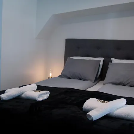 Elegant November 1 Apartman